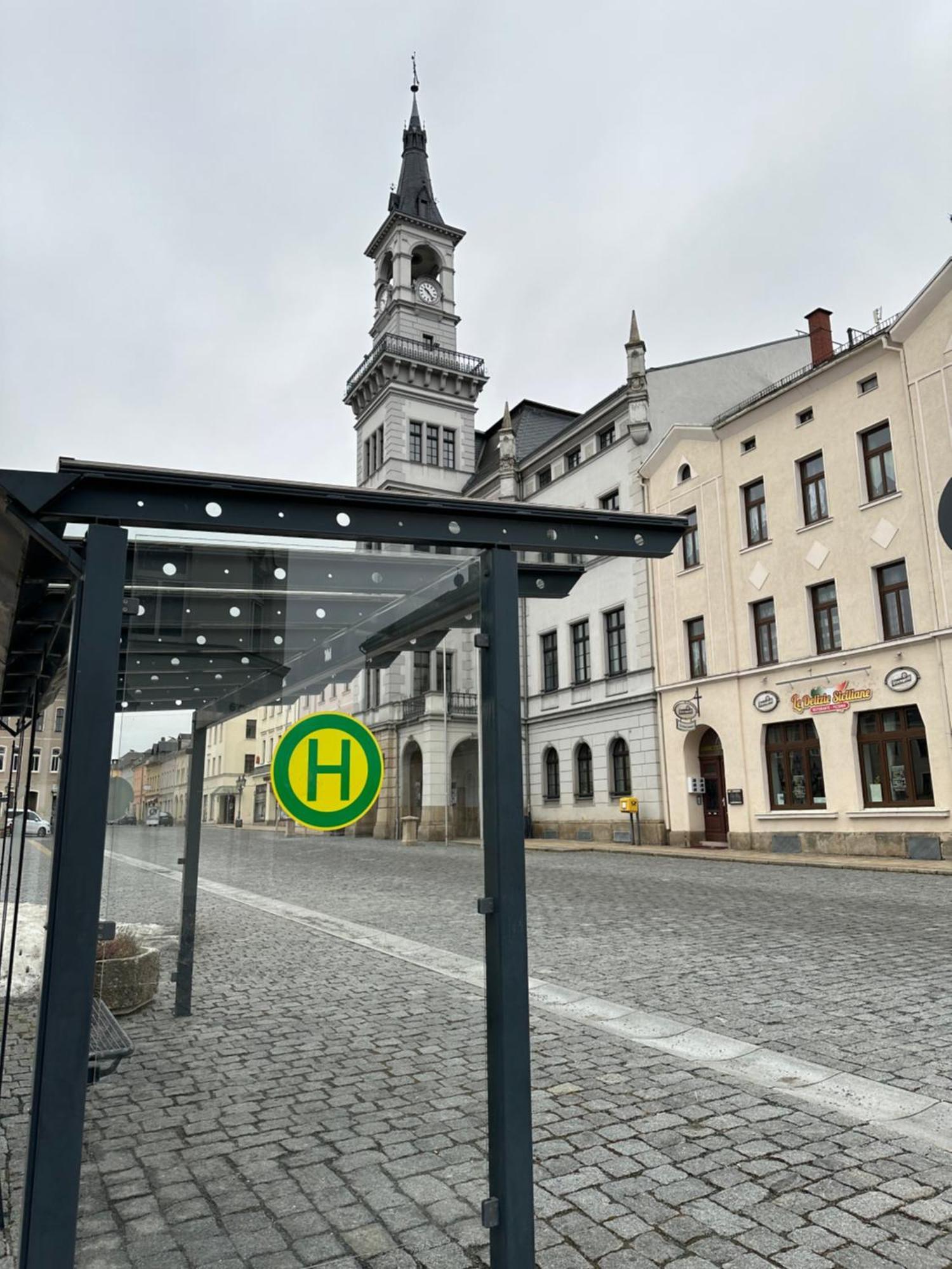 Ein Zimmer Wohnung Am Markt Oelsnitz  المظهر الخارجي الصورة