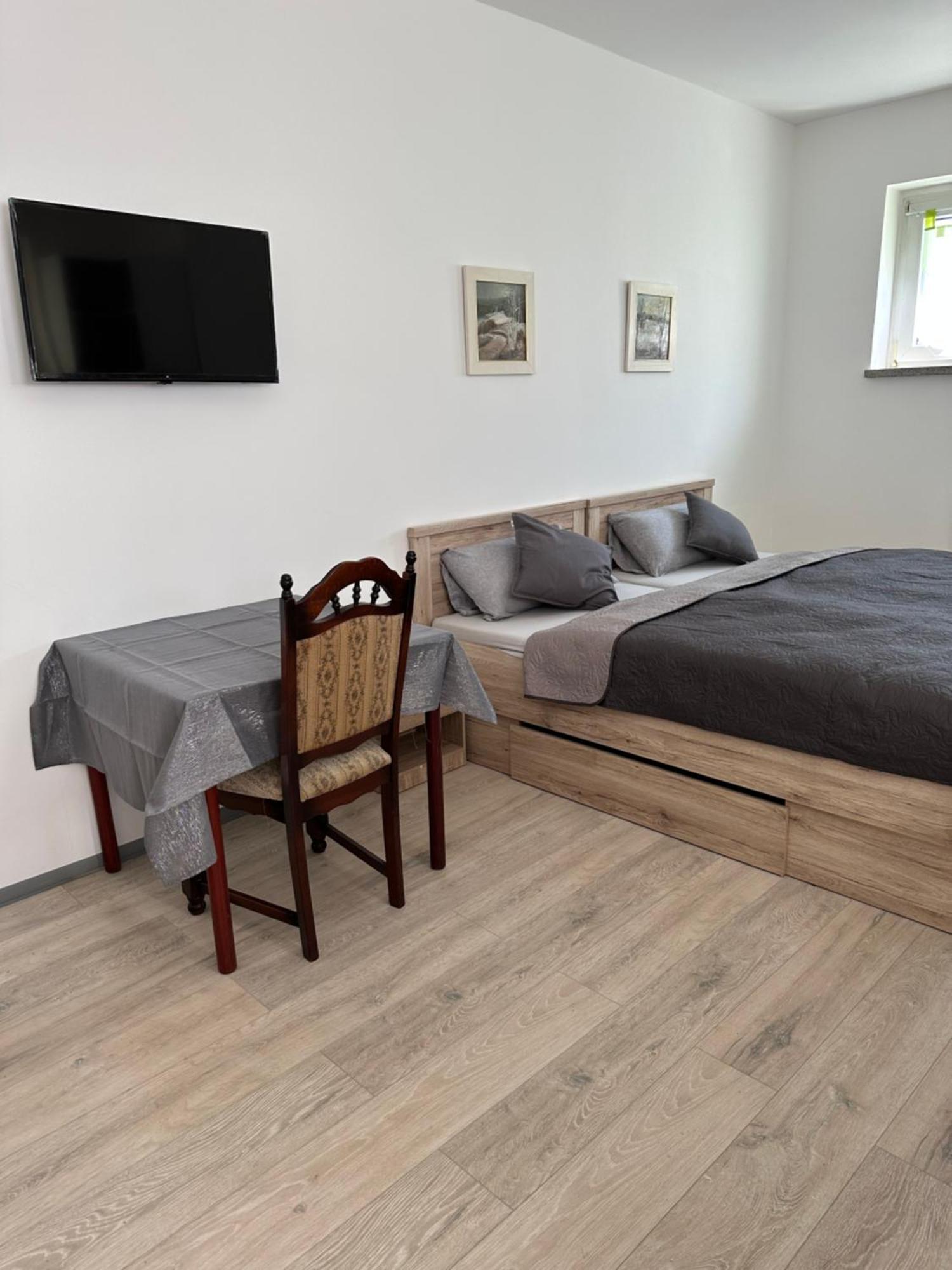 Ein Zimmer Wohnung Am Markt Oelsnitz  المظهر الخارجي الصورة